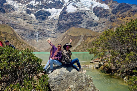 Tour de día completo en el Lago Humantay AventuraTour de día completo Aventura en el Lago Humantay