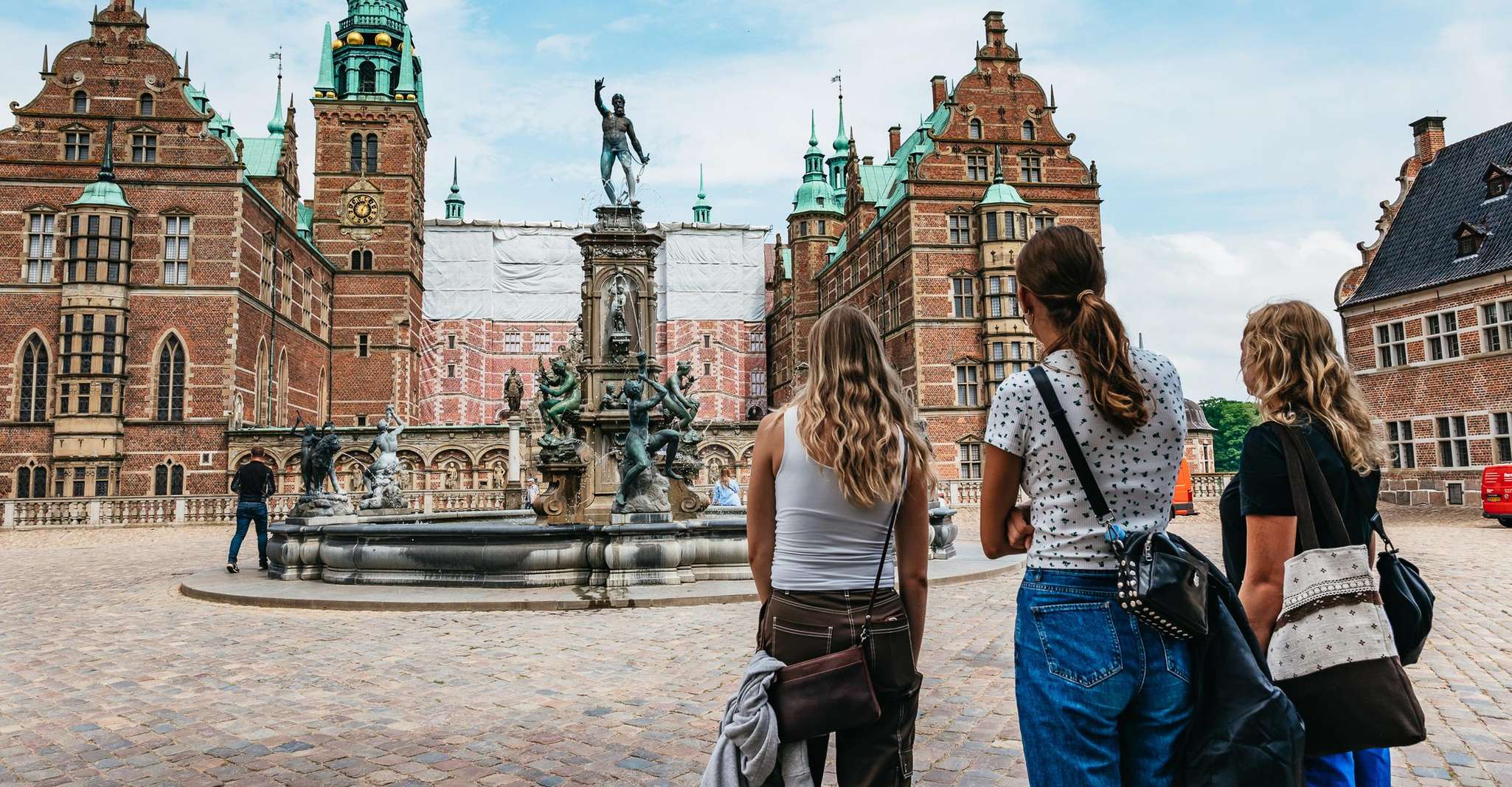 Copenhagen: Kronborg, Frederiksborg Castle and Roskilde Tour