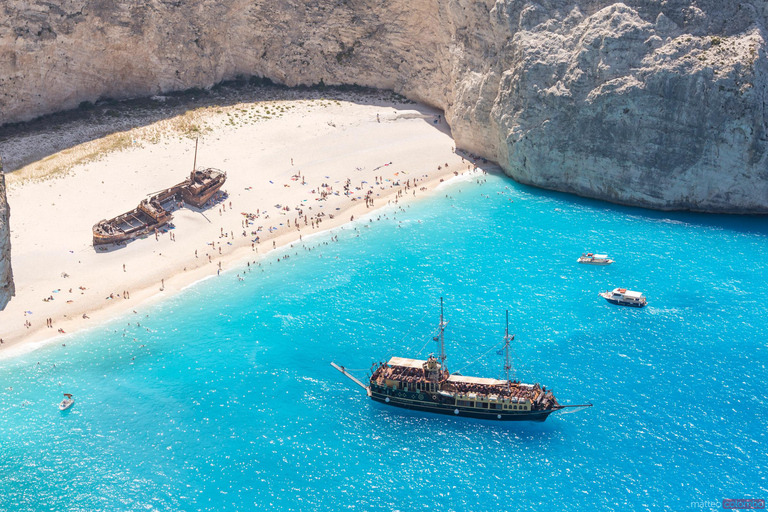 Zakynthos boat trip to Blue Caves and shipwreck site