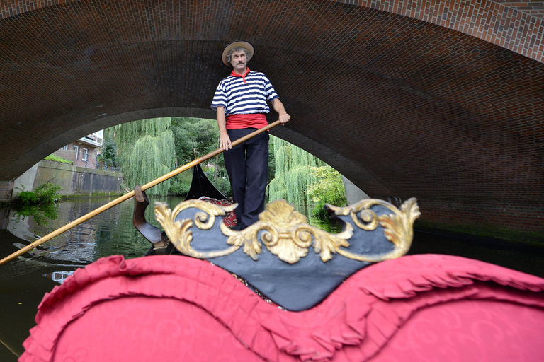 Stade - Exclusive 1.5-hour ride on an original Venetian gondola