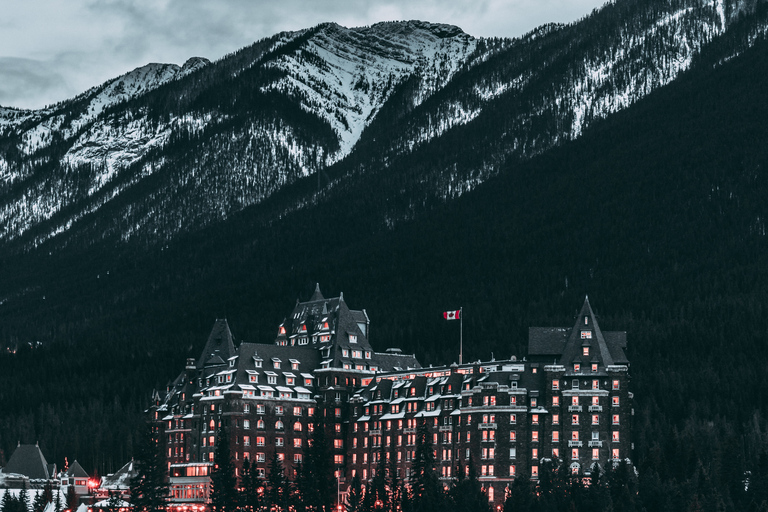 Minivan de enlace con el aeropuerto: Lake Louise  CalgaryAlquiler de monovolumen: Lake Louise &lt;---&gt; Calgary