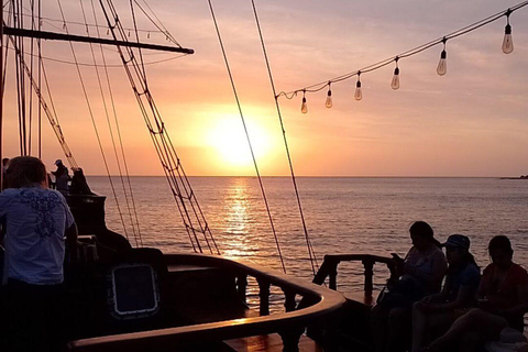 Tour en bateau privé au coucher du soleil à Carthagène