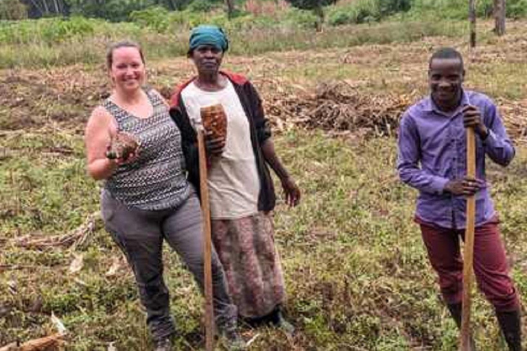 Uganda: Village Life Experience, Cooking Class & Farming