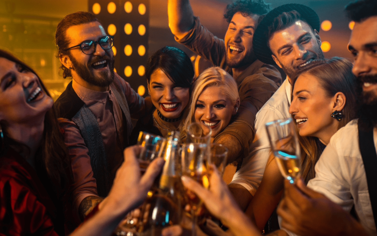 Freiburg: Pub Crawl ★VIP★-Tour | Free Shots und VIP Eintritt