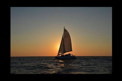 Grand Bay: Honeymoon/Lovers Sunset Tour mit romantischem DinnerGrand Bay: Honeymoon/Lovers Sunset Cruise wz Romantic Dinner