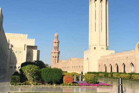 Mascate : Location de voiture et de chauffeur à Oman pour une journée entière