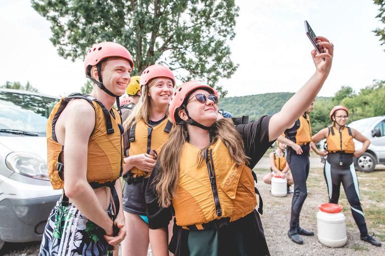 Depuis Zagreb : Kayak à Mrežnica et village de Rastoke - excursion d&#039;une journée