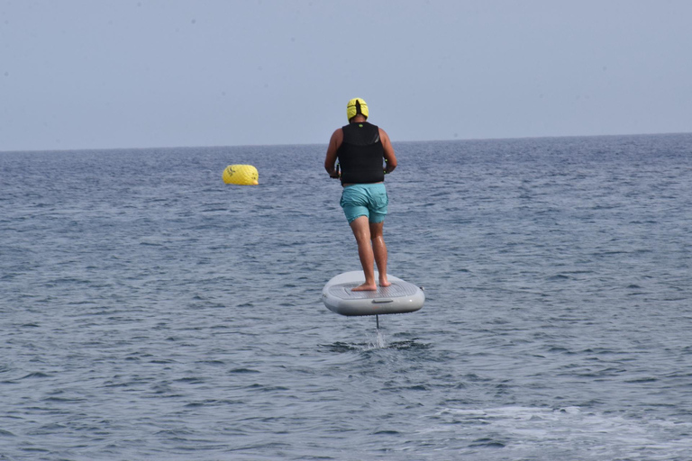 Scooters eléctricos Santorini E-Foil: surfea las olasScooters E-Foil en Santorini: surca las olas