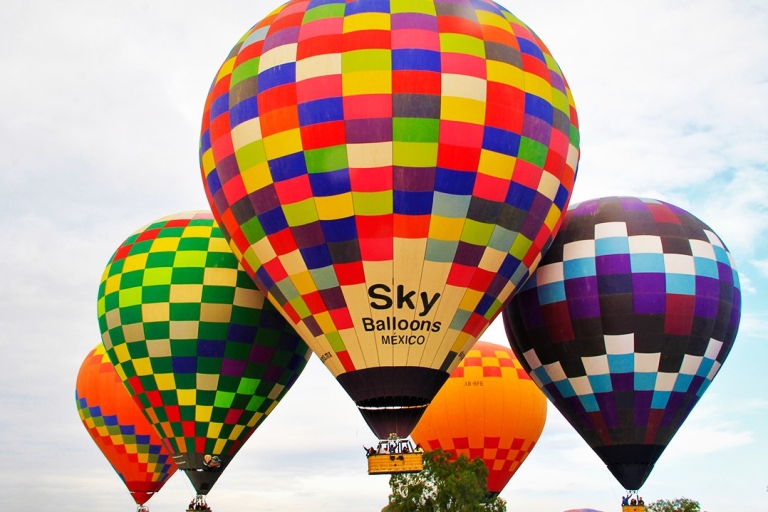 Ab Mexiko-Stadt: Heißluftballonfahrt in Teotihuacan