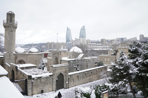 Baku: Old City Walking Tour with Guide With Deutsch Speaking Guide