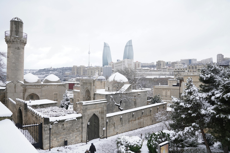 Baku: Old City Walking Tour with Guide With Deutsch Speaking Guide