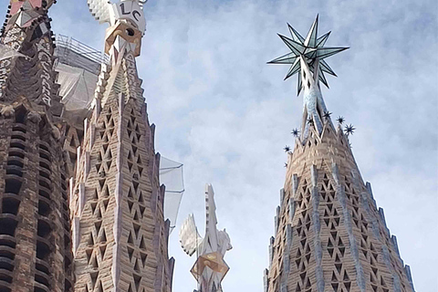 Billets et guide : Lumières et ombres de la Sagrada Familia