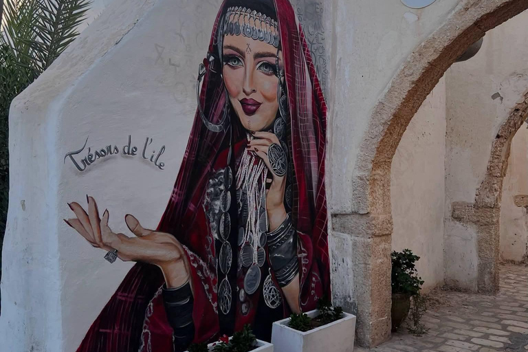 Djerbahood Made Easy: 2 Hours to Stroll Around - Shuttle Included Djerbahood Made Easy: 2 Hours to Stroll - Shuttle Included