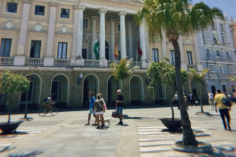 Cádiz: Walking Tour with Tapas and Drinks