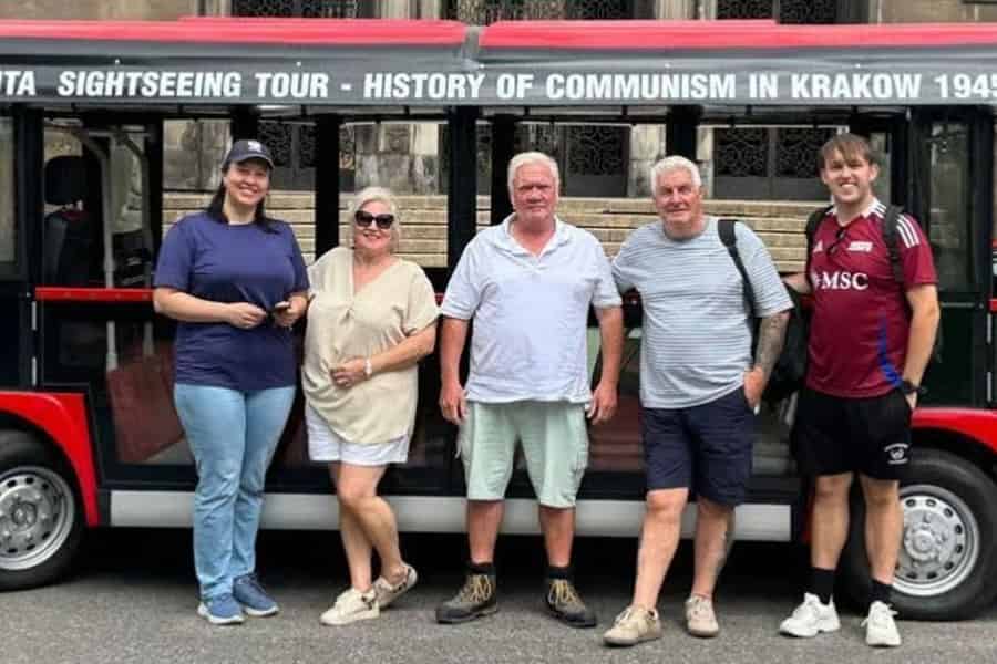 Krakau: Kommunismus-Sightseeing-Tour durch die Stadt im Öko-Buggy/Golfmobil. Foto: GetYourGuide Krakau: Kommunismus-Sightseeing-Tour durch die Stadt im Öko-Buggy/Golfmobil. Foto: GetYourGuide