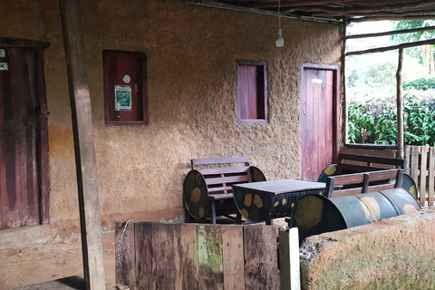 纳克尔斯峰探险和希洛亚村露营 2 日游