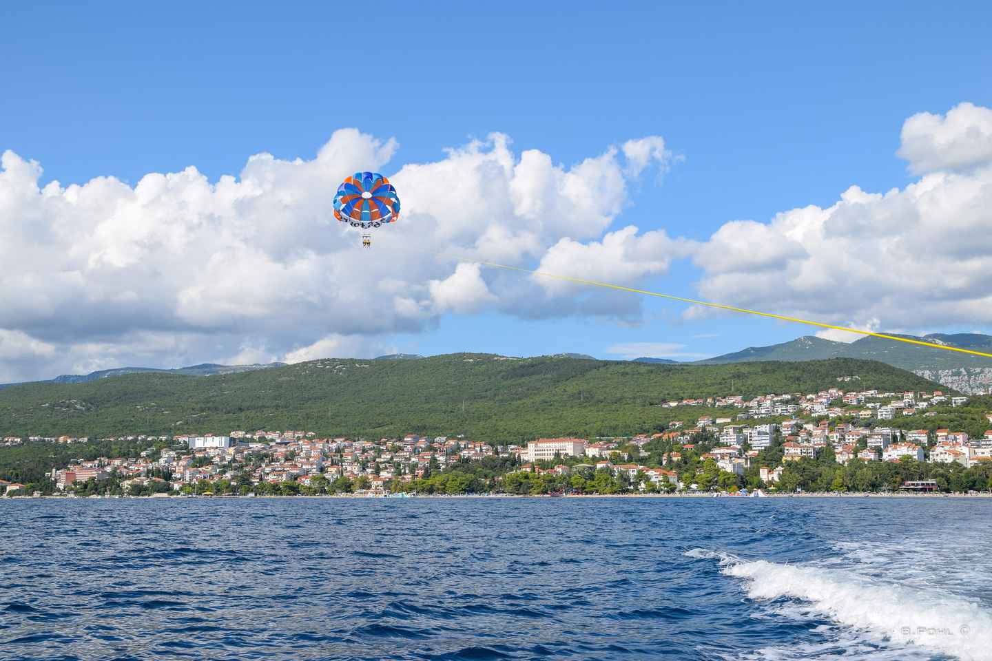 Crikvenica: Parasailing Experience Over the Adriatic Sea