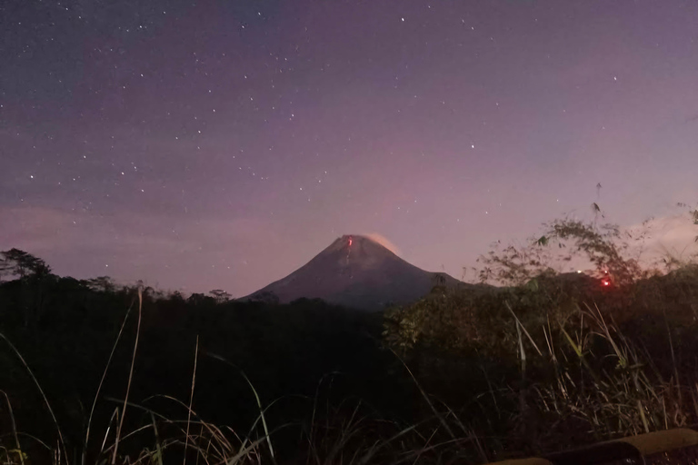 Yogyakarta : excursion nocturne au volcan Merapi avec observation de la lave et des étoilesYogyakarta : Excursion nocturne au volcan Merapi avec observation de la lave et des éto