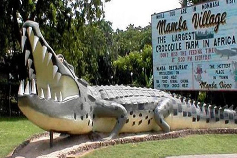 Mombasa: Mamba Village Crocodiles Feeding Experience Tour.