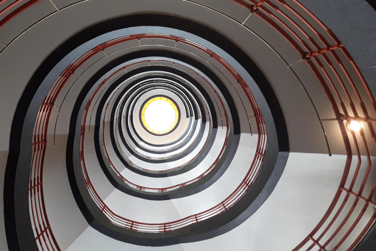 Hamburg: Old Elbe Tunnel & Harbor History Walking Tour