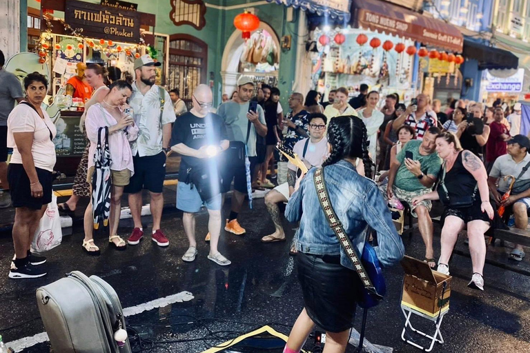 Tour della vita notturna di Phuket: avventura tra i bar e i club VIP di PatongTour della vita notturna di Phuket: tour dei bar e dei club con ingresso gratuito