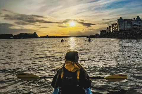 Victoria: Sunset Kayak Tour