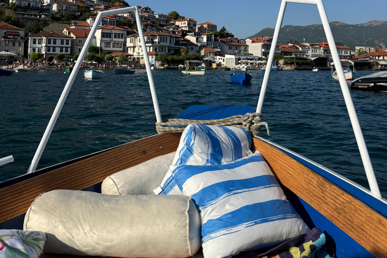 Ohrid: Lake Ohrid Sightseeing or Sunset Cruise with Drinks