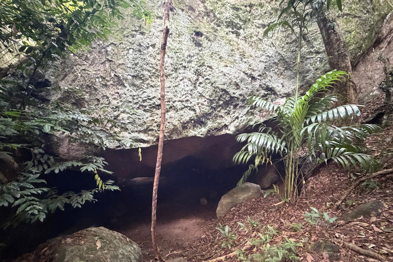 From Negombo: Maligathenna & Pilikuttuwa Temple Hike