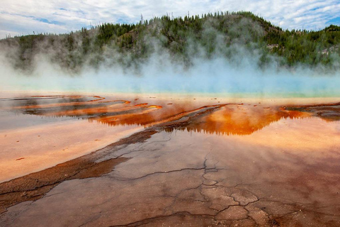 From Bozeman: Classic Yellowstone Tour (2 Days & 1 Night)