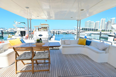 Romantic Dinner on Private Yacht Romantic Dinner on Private Yacht - 2 hours