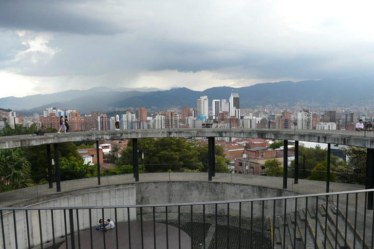 Night getaway, Picacho viewpoint, and 7 other viewpoints in Medellín