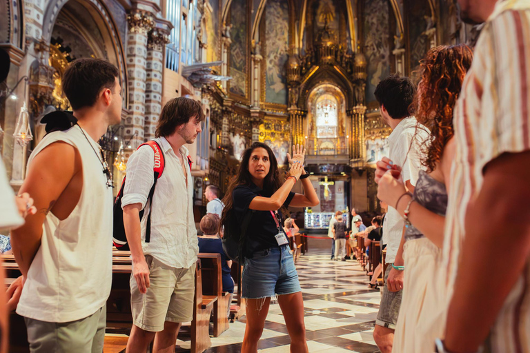 Barcelona: Montserrat-tour met rit en basiliekoptieBustransfer met rondleiding, zonder toegang tot de Basiliek