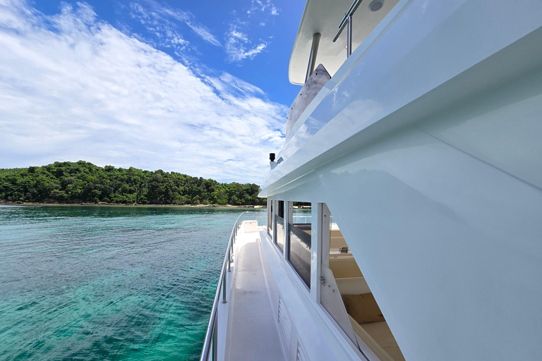Phuket: Phi Phi Escape by VEGA Yacht with Late Departure VEGA Phi Phi – Including National Park Fee