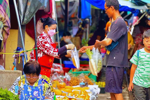 Bangkok : Floating Market & Railway Charm.