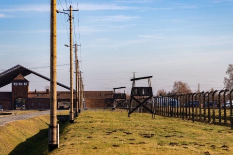 Au départ de Varsovie : Visite guidée d'Auschwitz-Birkenau et de CracovieVisite en anglais