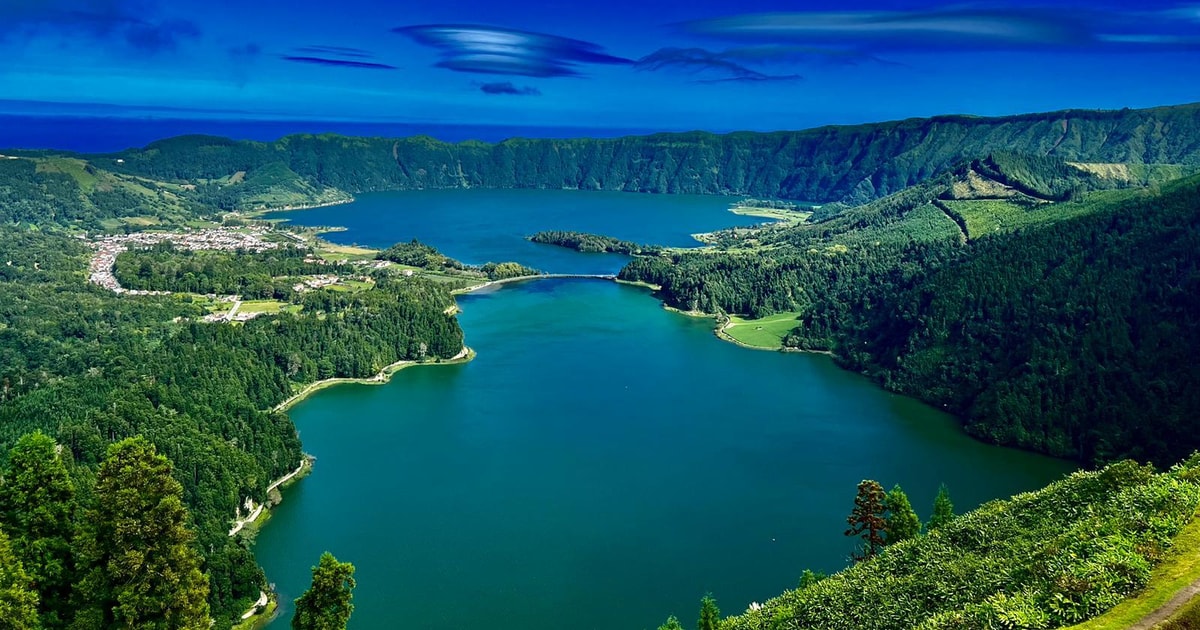 Passeio de dia inteiro Sete Cidades e Lagoa do Fogo 75€ | GetYourGuide