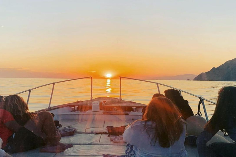 Mirissa: Sunset Cruise with Relaxing Evening Boat Tour 2 Hour - Exclusive Sunset Boat Tour