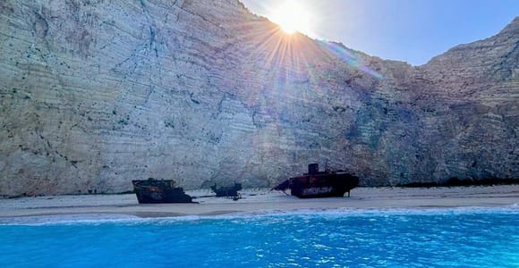 Zakynthos: Private Speedboat Tour to the Shipwreck and swim