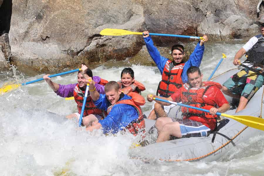 Nathrop: Arkansas River Half Day Browns Canyon Rafting Trip. Foto: GetYourGuide