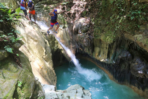 De Puerto Plata: Excursão de 1 dia a 27 Charcos de Damajagua