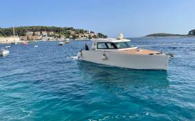 Luxury Full Day Tour, from Split to Blue Cave and 5 islands