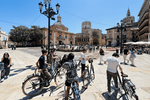 Valencia: Bike Tour, historic center & arts-sciences museum