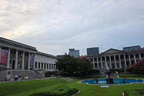 Seoul: Deoksugung Palace Night Tour with Guide