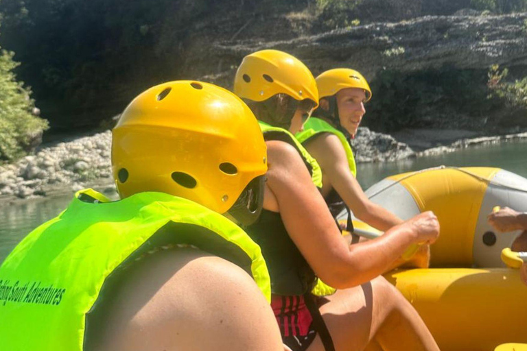 Desde Durrës Golem: Rafting en Vjosa y Excursión a los Baños Termales de Benja