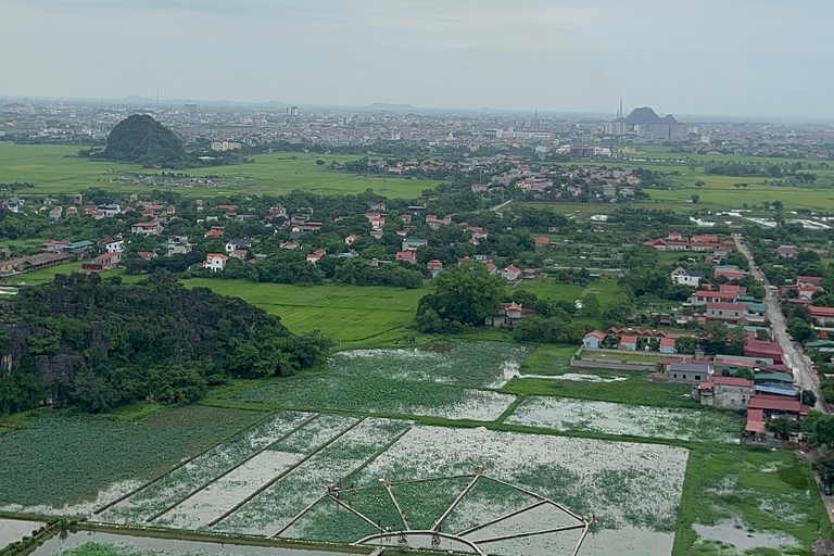 Ninh Binh: Hoa Lu, Tam Coc, Fietsen Groepstour vanuit Hanoi