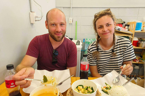 Bangkok: CHOB Day Walking Tour (Talking + Walking + Eating)