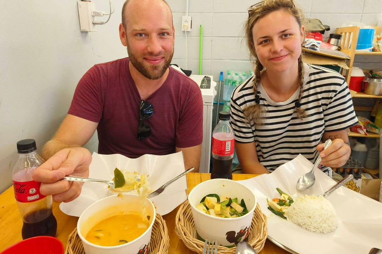 Bangkok: CHOB Day Walking Tour (Talking + Walking + Eating)