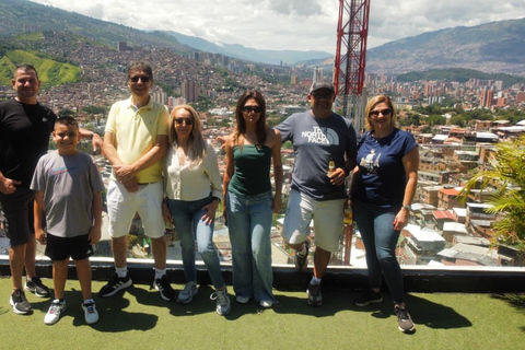 Comuna 13 Full Experience | Subway, Metrocable, Street Art and Culture. Comuna 13 Full Experience | Metro, Metrocable, Street Art and Culture.
