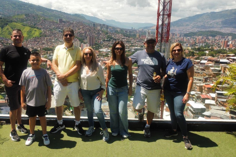 Comuna 13 Full Experience | Subway, Metrocable, Street Art and Culture. Comuna 13 Full Experience | Metro, Metrocable, Street Art and Culture.