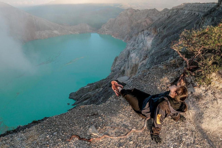 Ijen Crater: Blue Fire & Sunrise Tour from Java and Bali Start Banyuwangi